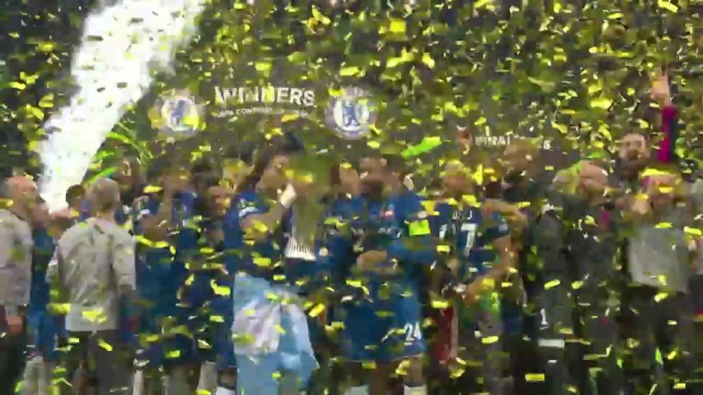 ?榮耀藍(lán)軍！歐協(xié)聯(lián)奪冠捧杯！里斯-詹姆斯高舉獎杯全隊?wèi)c祝