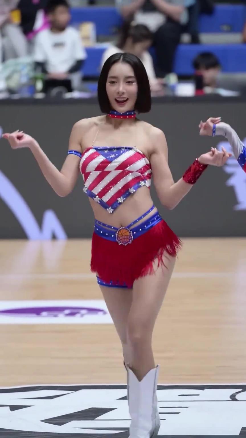 太離譜了 ！幾乎是完美女人！